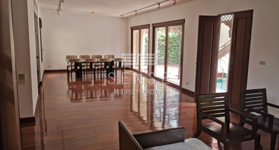 For rent 3 bedrooms house in Khlong Toei, Bangkok