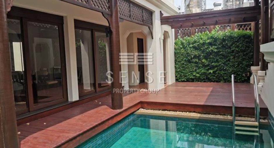 For rent 3 bedrooms house in Khlong Toei, Bangkok