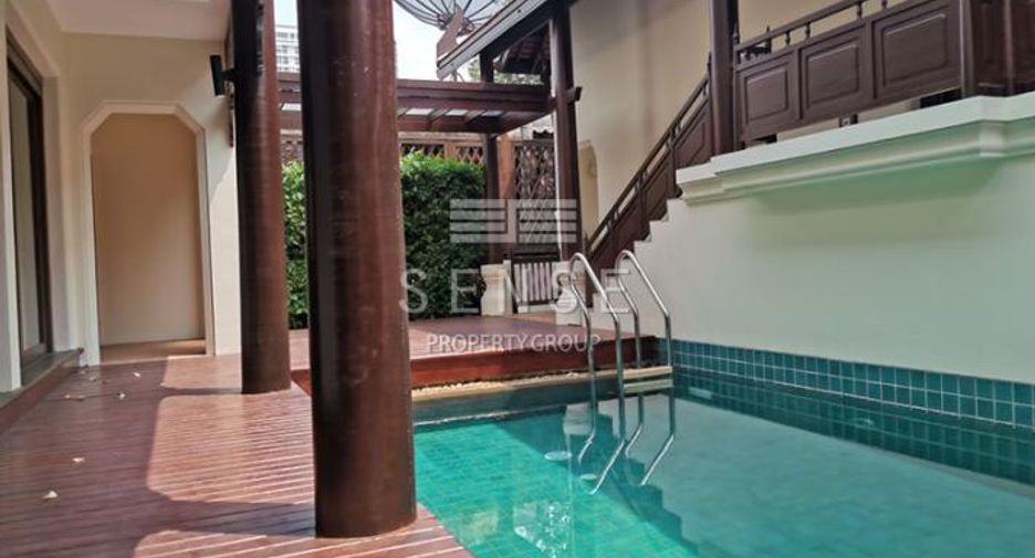 For rent 3 bedrooms house in Khlong Toei, Bangkok