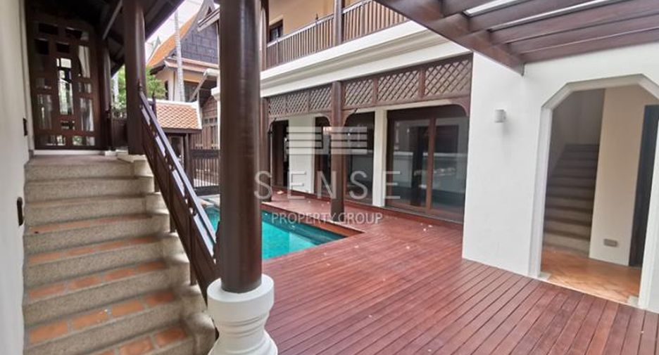 For rent 3 bedrooms house in Khlong Toei, Bangkok