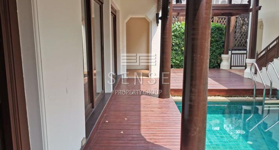 For rent 3 bedrooms house in Khlong Toei, Bangkok