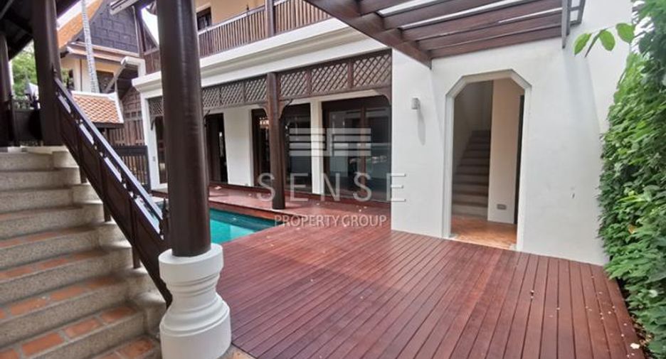 For rent 3 bedrooms house in Khlong Toei, Bangkok