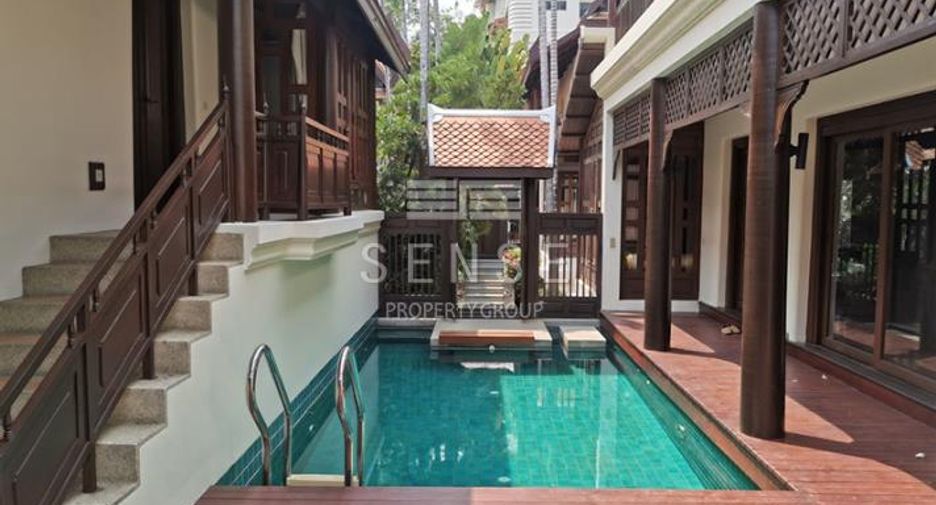 For rent 3 bedrooms house in Khlong Toei, Bangkok