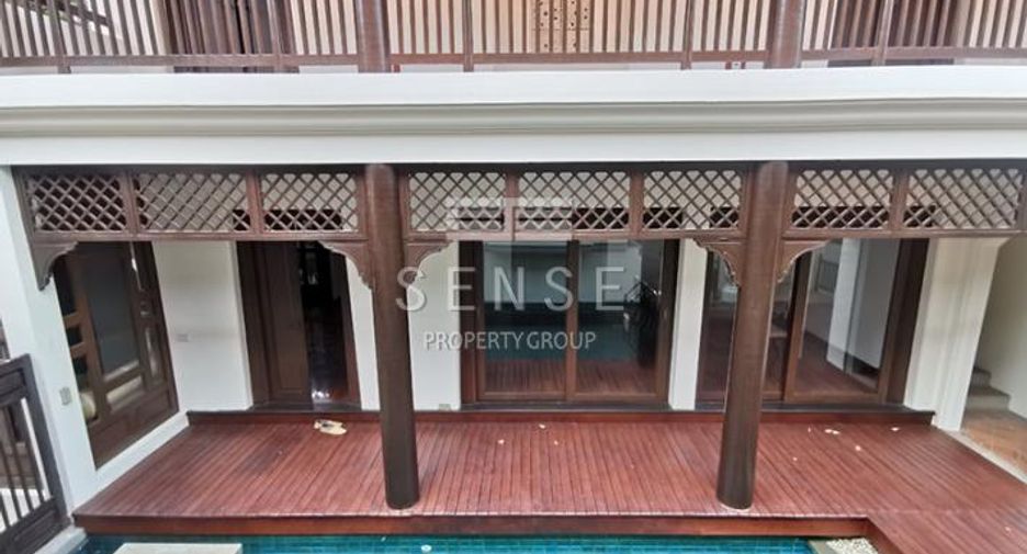 For rent 3 bedrooms house in Khlong Toei, Bangkok
