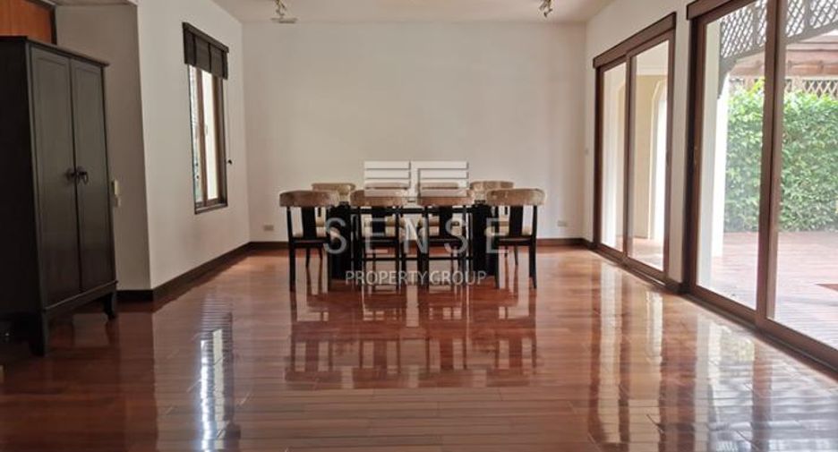 For rent 3 bedrooms house in Khlong Toei, Bangkok