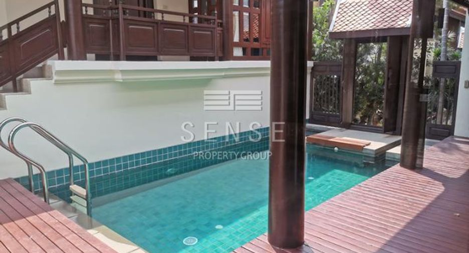 For rent 3 bedrooms house in Khlong Toei, Bangkok