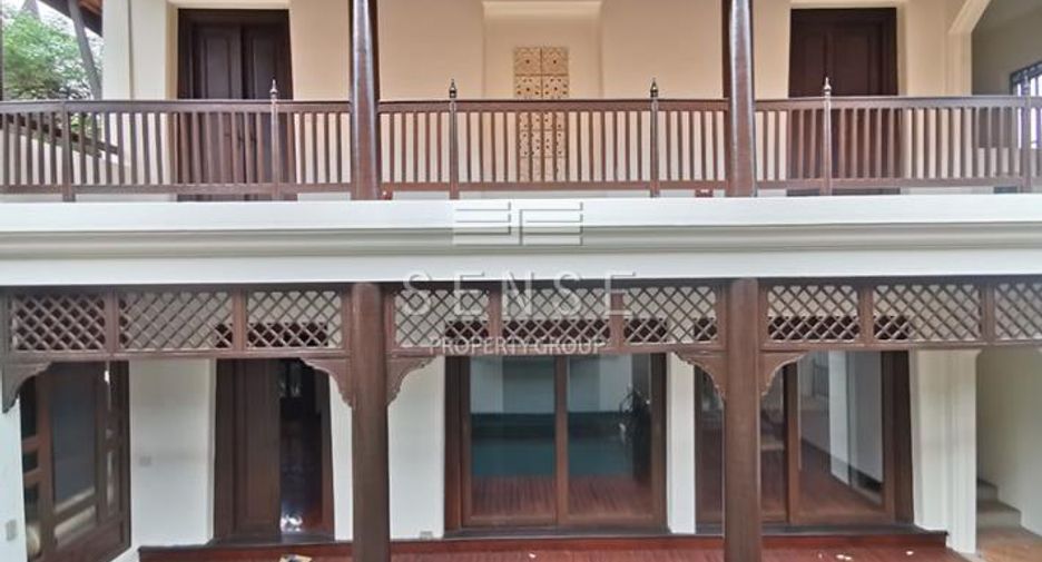 For rent 3 bedrooms house in Khlong Toei, Bangkok