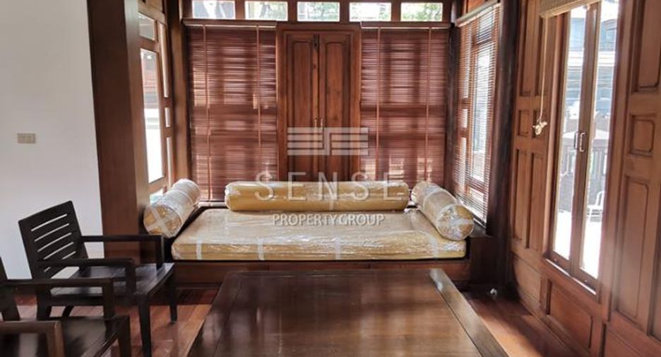For rent 3 bedrooms house in Khlong Toei, Bangkok
