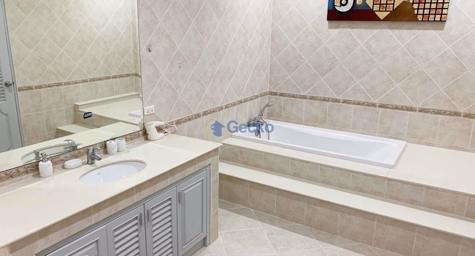 For rent and for sale 7 bedrooms house in Bang Lamung, Chonburi