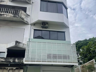 For rent 3 bed office in Huai Khwang, Bangkok