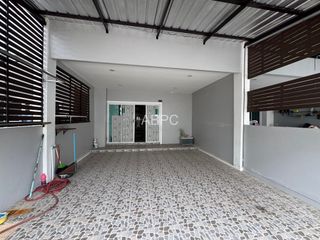 For sale 3 bedrooms townhouse in Bang Lamung, Chonburi