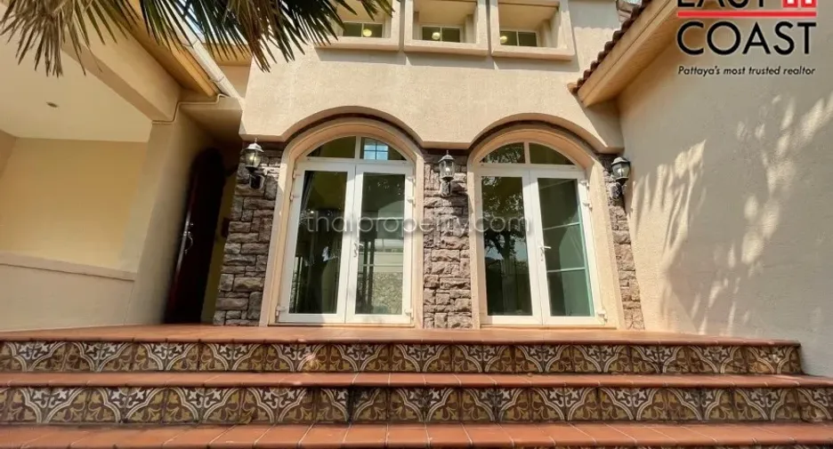 For rent and for sale 3 bedrooms house in Jomtien, Pattaya