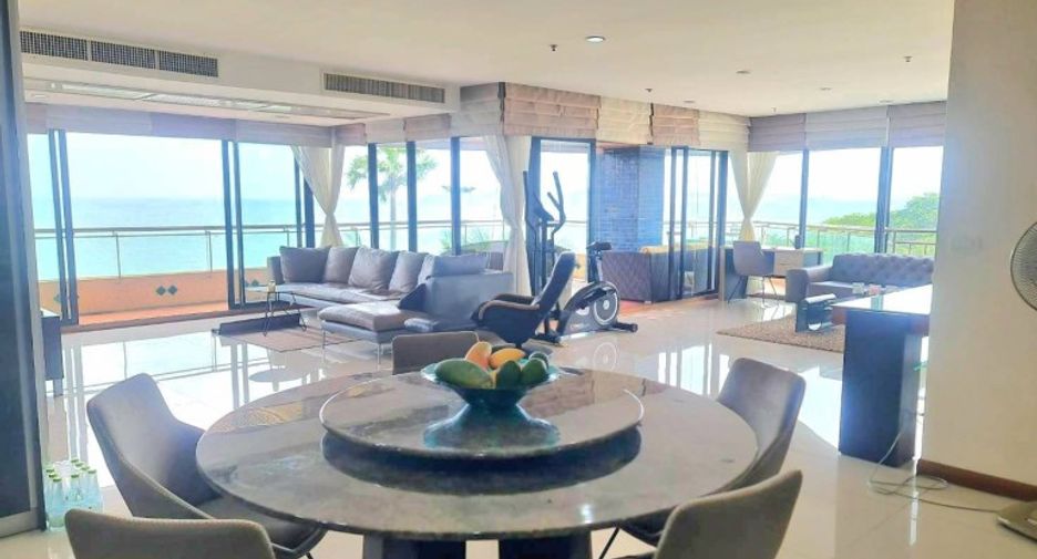 Condo en venta de 3 habitaciones en Pratumnak, Pattaya
