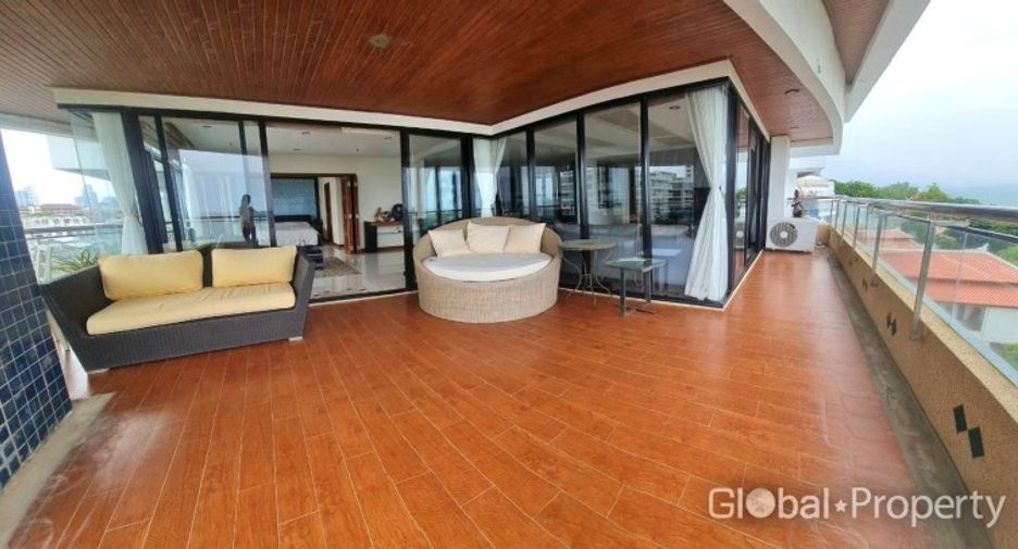 Condo en venta de 3 habitaciones en Pratumnak, Pattaya