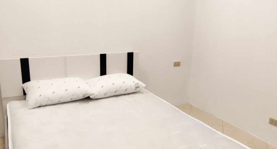 For sale 3 bedrooms condo in Pratumnak, Pattaya