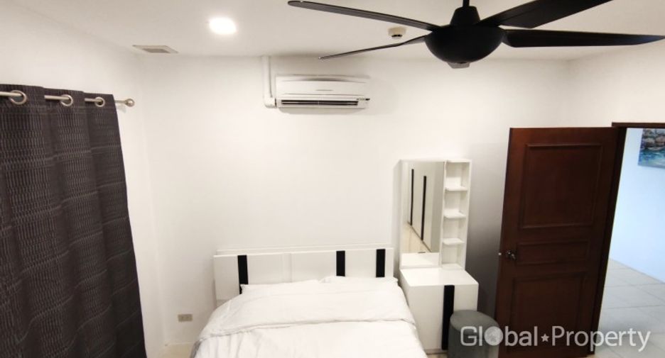 For sale 3 bedrooms condo in Pratumnak, Pattaya