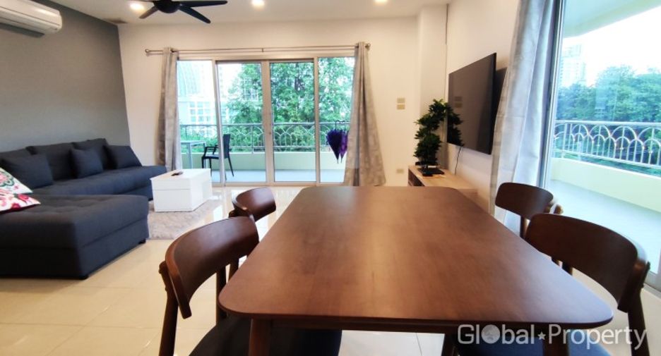 For sale 3 bedrooms condo in Pratumnak, Pattaya