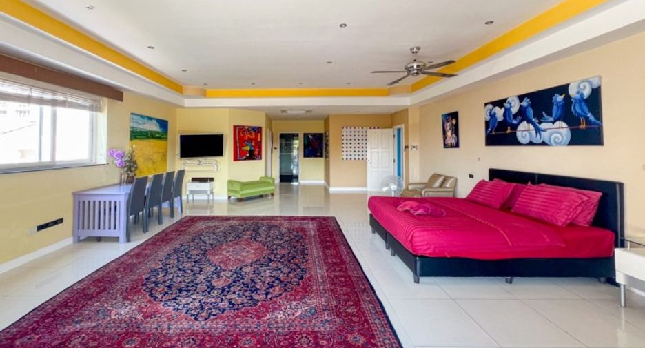 For sale retail Space in Pratumnak, Pattaya