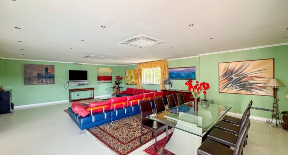For sale retail Space in Pratumnak, Pattaya