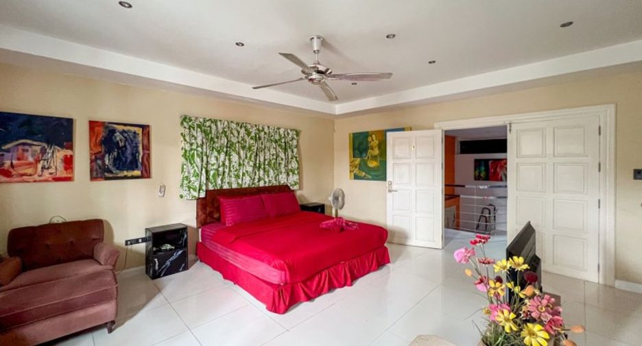 For sale retail Space in Pratumnak, Pattaya