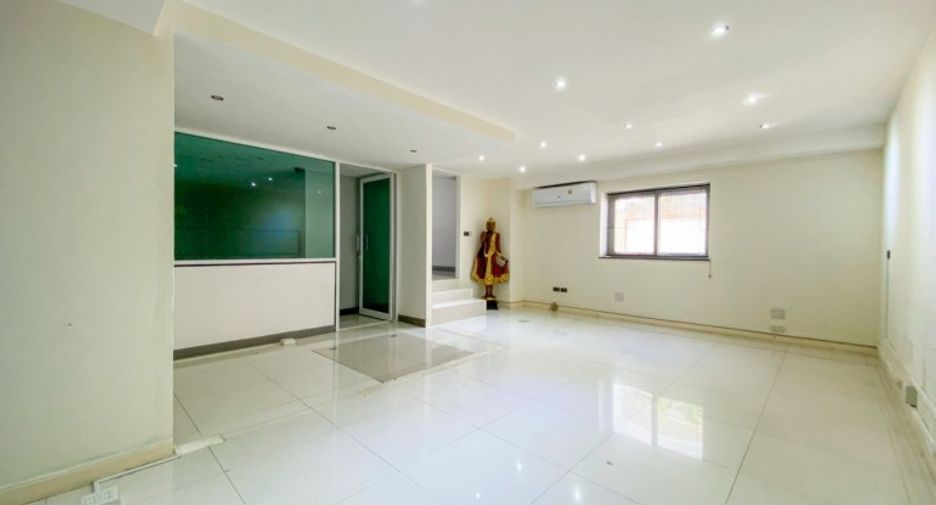 For sale retail Space in Pratumnak, Pattaya