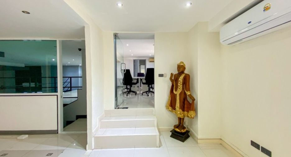 For sale retail Space in Pratumnak, Pattaya