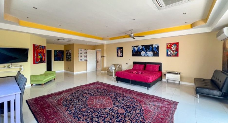 For sale retail Space in Pratumnak, Pattaya