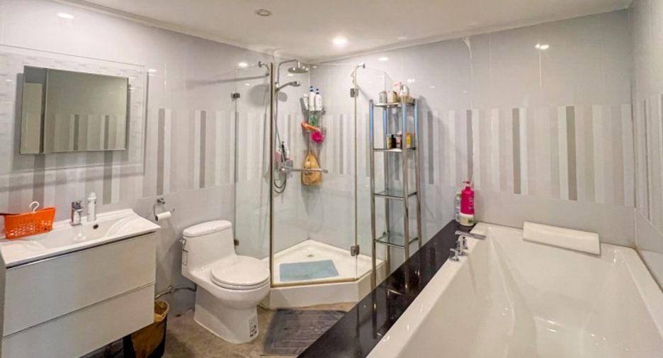 For sale retail Space in Pratumnak, Pattaya