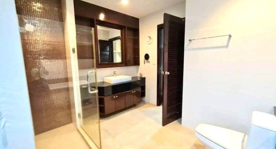 For sale 3 bedrooms house in East Pattaya, Pattaya