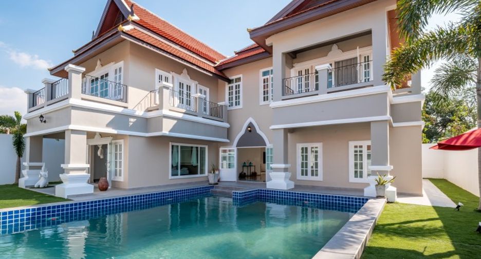 For sale 6 bedrooms house in East Pattaya, Pattaya