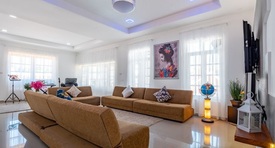For sale 6 bedrooms house in East Pattaya, Pattaya