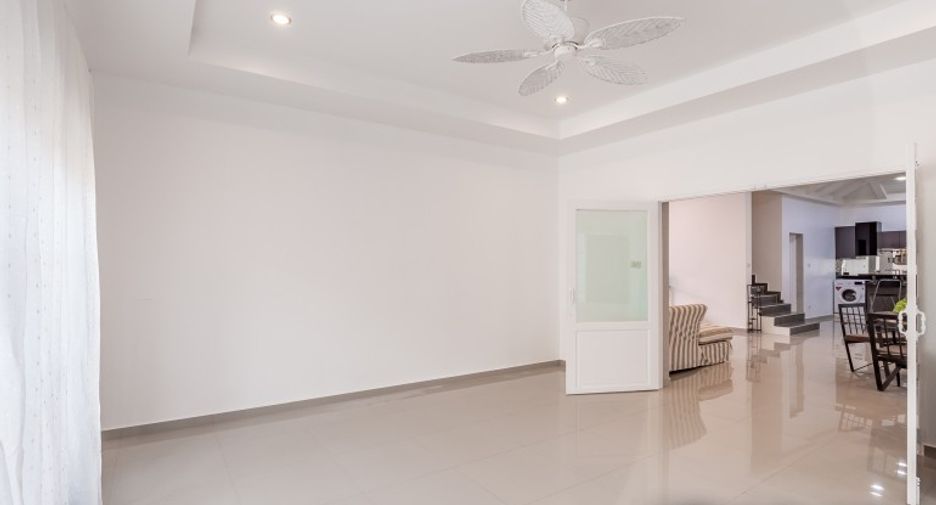 For sale 6 bedrooms house in East Pattaya, Pattaya