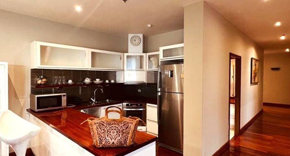 For sale 3 bedrooms condo in Pratumnak, Pattaya