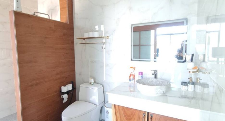 Продажа 3 спальни дом в Саттахип, Чонбури