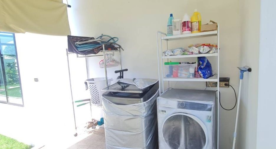 Продажа 3 спальни дом в Саттахип, Чонбури