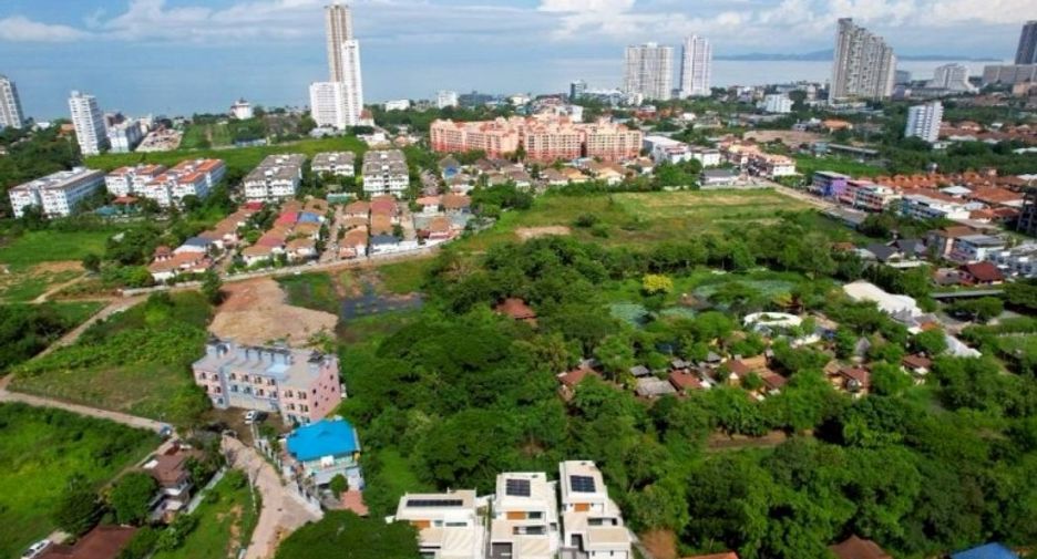 Продажа 4 спальни дом в Йомтиен, Паттайя