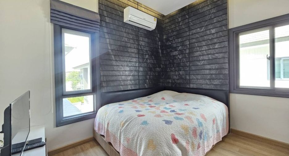 For sale 4 bedrooms house in Bang Lamung, Chonburi