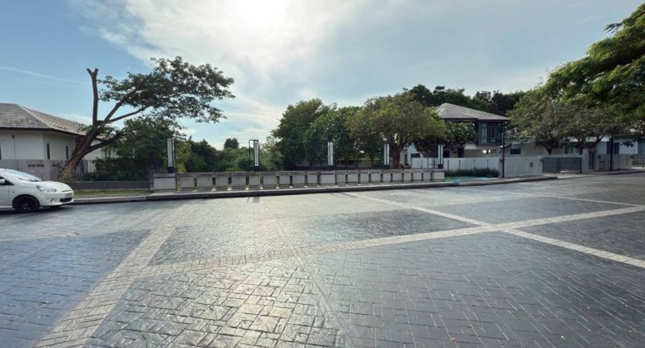 For sale 4 bedrooms house in Bang Lamung, Chonburi