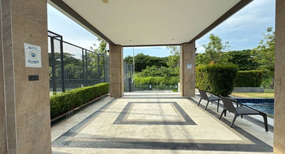 For sale 4 bedrooms house in Bang Lamung, Chonburi