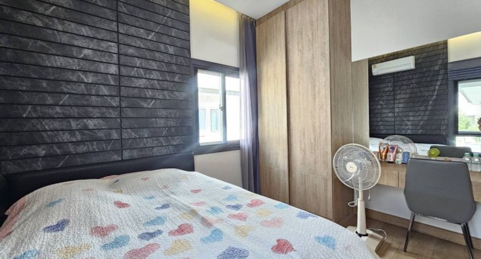 For sale 4 bedrooms house in Bang Lamung, Chonburi