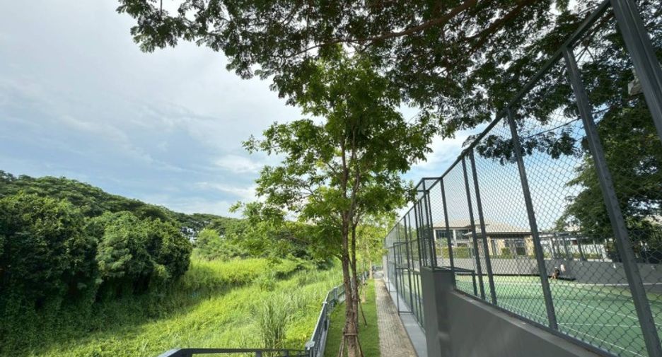 For sale 4 bedrooms house in Bang Lamung, Chonburi