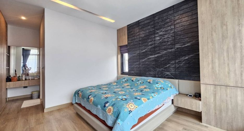 For sale 4 bedrooms house in Bang Lamung, Chonburi