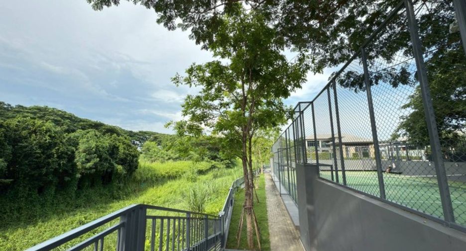 For sale 4 bedrooms house in Bang Lamung, Chonburi