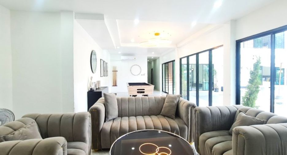 ขาย 8 ห้องนอน บ้านเดี่ยว ใน สัตหีบ, ชลบุรี