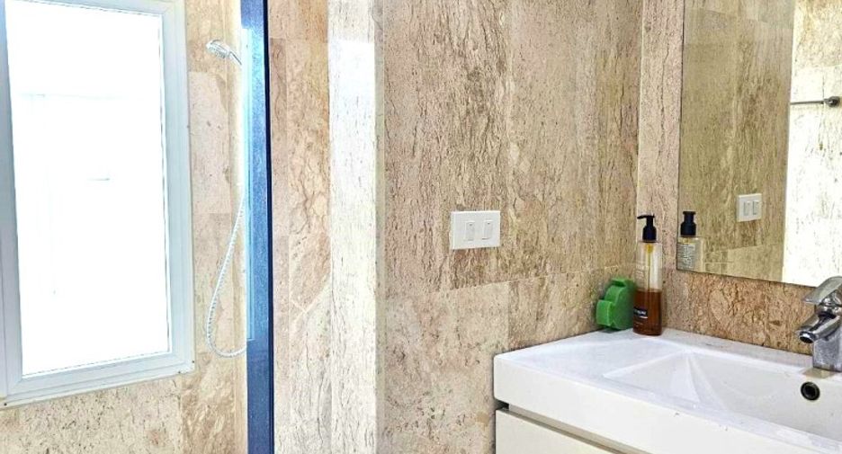 For sale 4 bedrooms house in East Pattaya, Pattaya