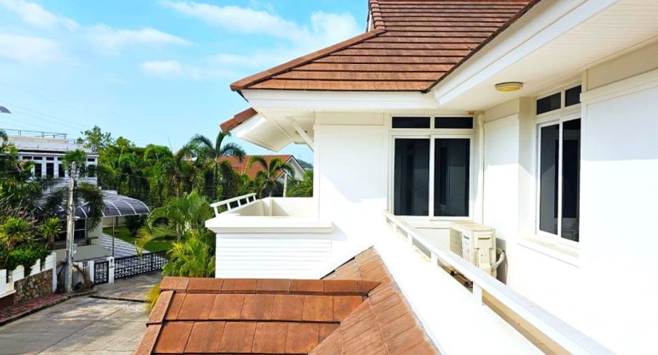 For sale 4 bedrooms house in East Pattaya, Pattaya