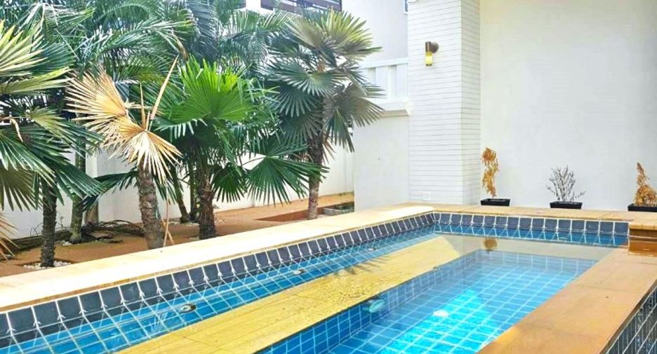 For sale 4 bedrooms house in East Pattaya, Pattaya