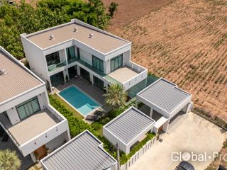 Продажа 4 спальни дом в Банг Ламунг, Чонбури