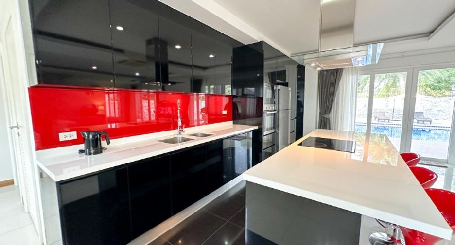 À vendre 4 chambres maison à Bang Lamung, Chonburi