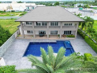For sale 4 bedrooms house in Bang Lamung, Chonburi